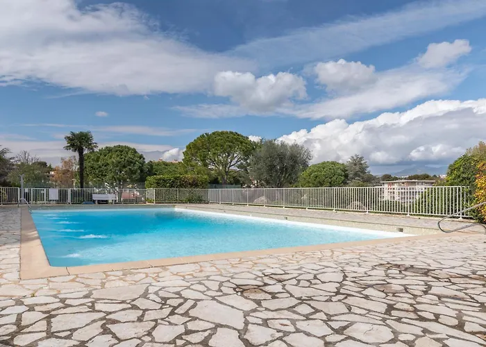 Apartment Le Soleil D'or , Piscine Et Tennis Antibes